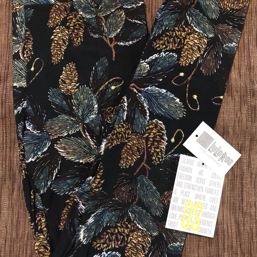 LuLaRoe leggings Size OS (2-10)